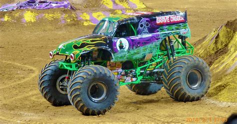 GRAVE DIGGER .